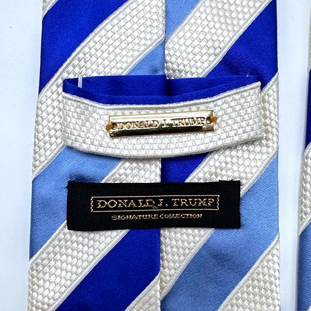 Donald J Trump Signature Collection Blue White Striped 100% Silk Handmade Tie